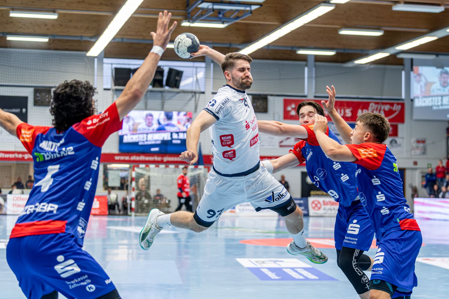 Top-Spiel zum Start in heiße Phase